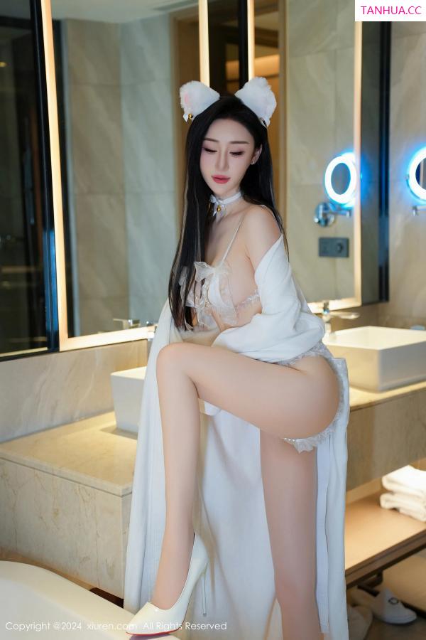   [XiuRen]高清写真图 2024.06.11 No.8679 田兮白 丝袜美腿第86张图片